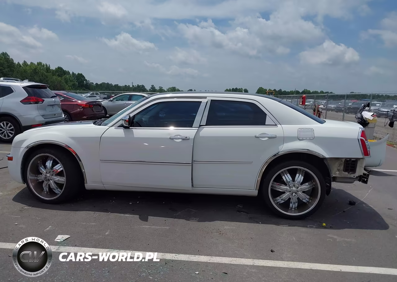 2010 Chrysler 300 Touring-Signature Series-Executive Series VIN:2C3CA5CV2AH315513 - 15