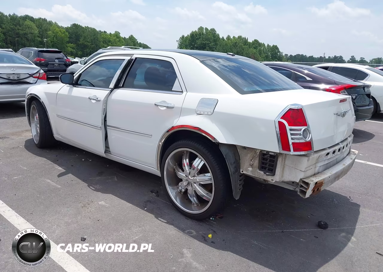 2010 Chrysler 300 Touring-Signature Series-Executive Series VIN:2C3CA5CV2AH315513 - 3