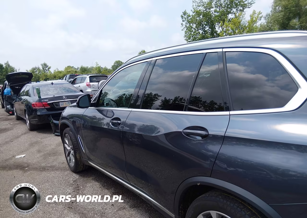 2019 BMW X5 xDrive40I VIN:5UXCR6C52KLL10860 - 14