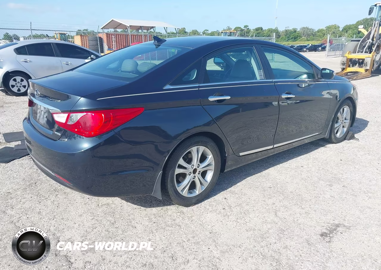 2011 Hyundai Sonata Limited VIN:5NPEC4ACXBH128118 - 4