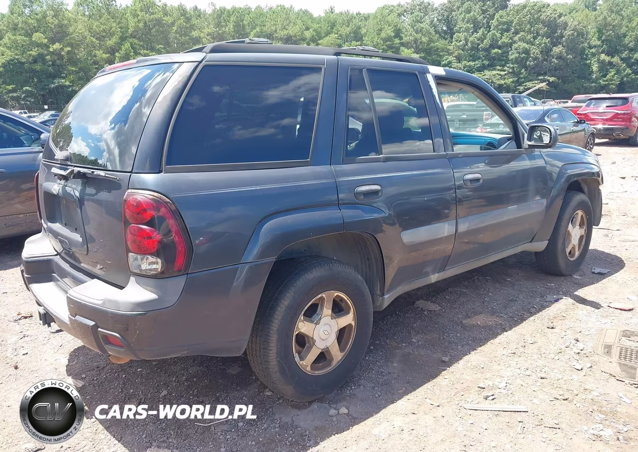 2005 Chevrolet Trailblazer Ls VIN:1GNDS13S352210755 - 4