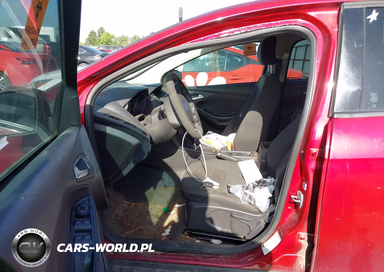 2015 Ford Focus Se VIN:1FADP3K22FL277226 - 5