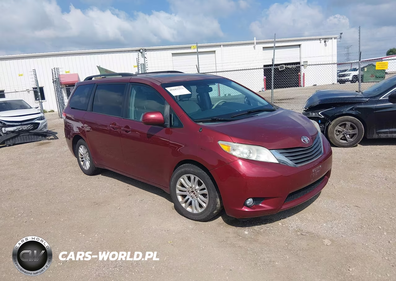 2014 Toyota Sienna Xle V6 8 Passenger