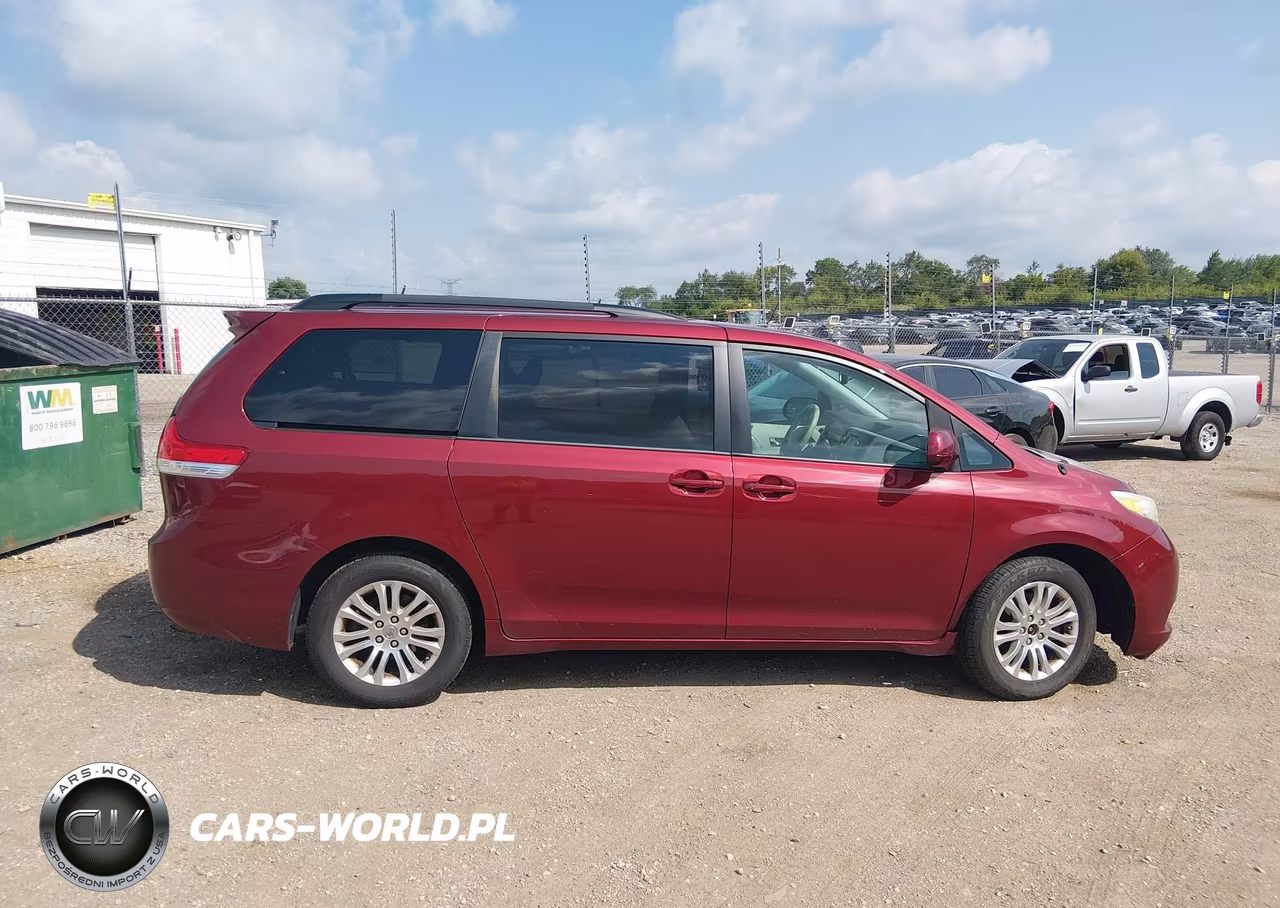 2014 Toyota Sienna Xle V6 8 Passenger VIN:5TDYK3DC7ES458965 - 13