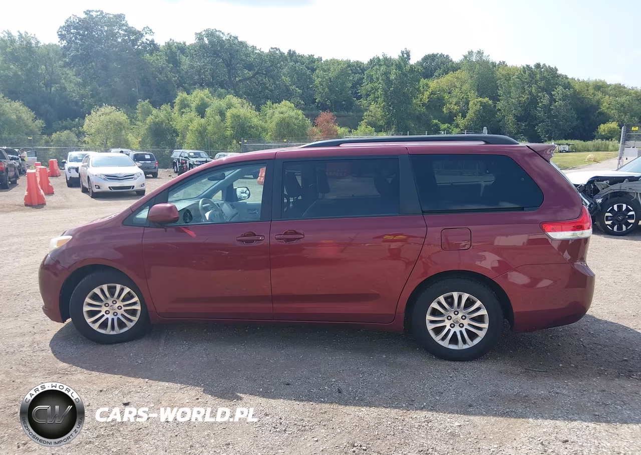 2014 Toyota Sienna Xle V6 8 Passenger VIN:5TDYK3DC7ES458965 - 14