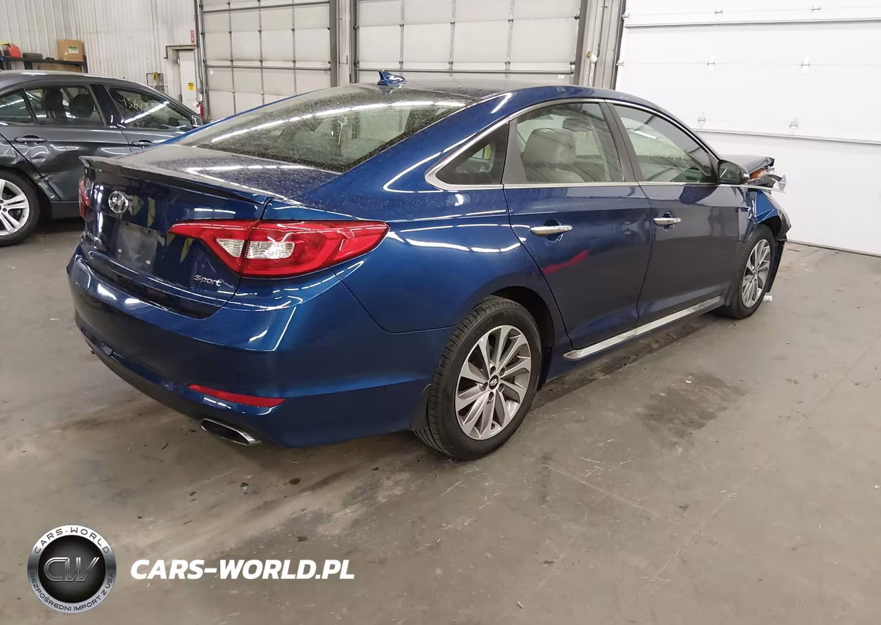 2017 Hyundai Sonata Sport VIN:5NPE34AF1HH585385 - 4