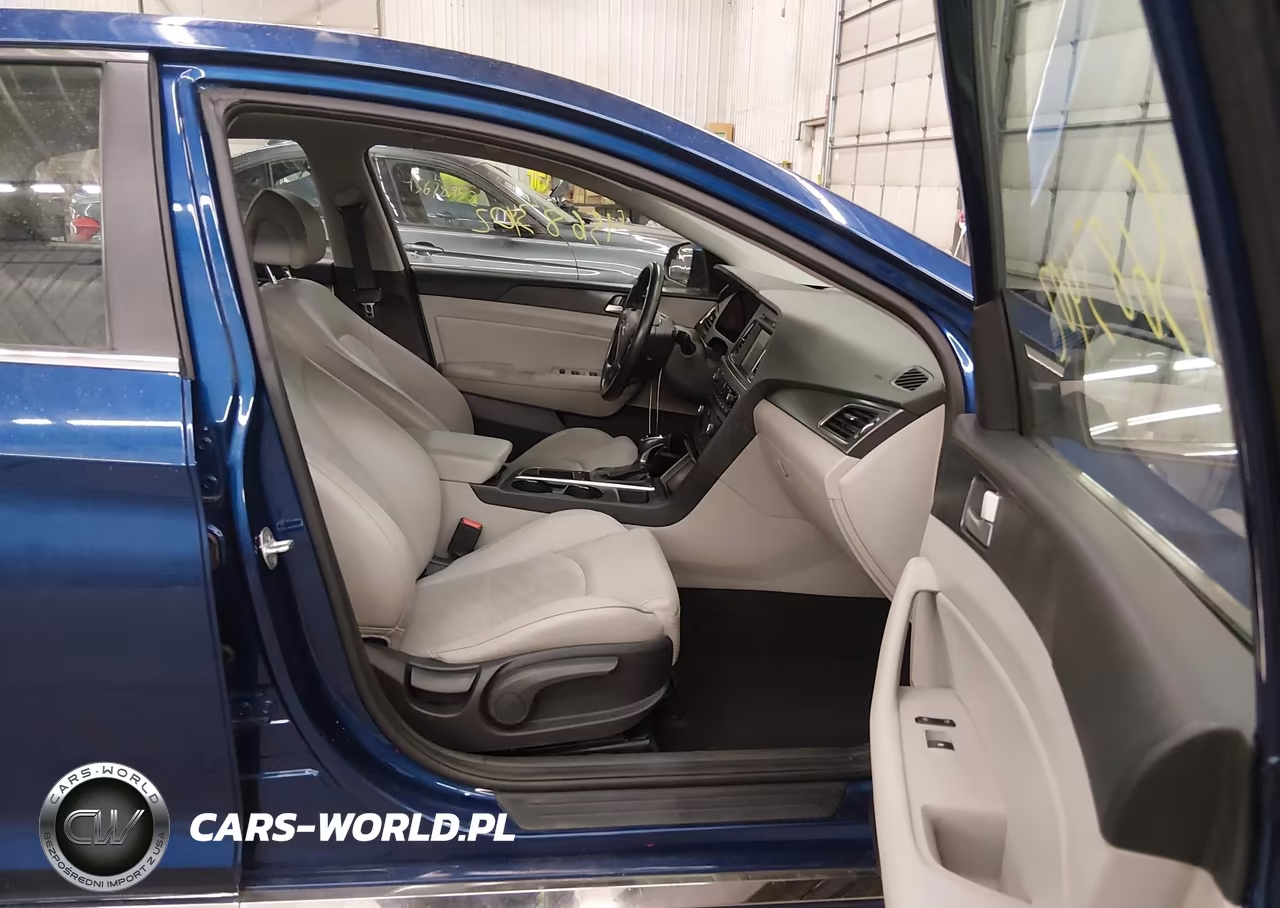 2017 Hyundai Sonata Sport VIN:5NPE34AF1HH585385 - 5