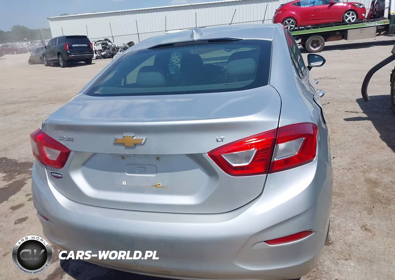 2019 Chevrolet Cruze Lt VIN:1G1BE5SMXK7124710 - 16