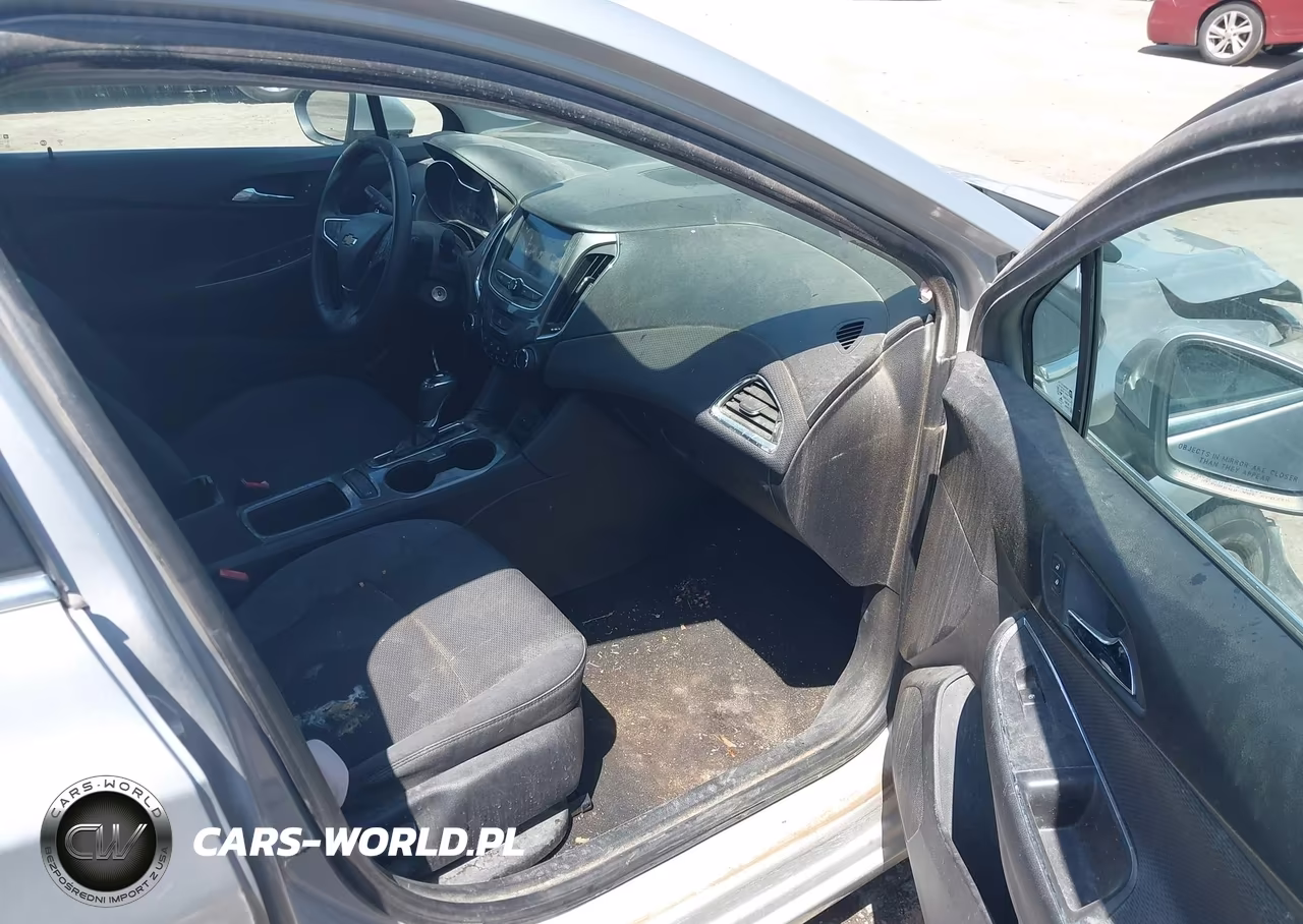 2019 Chevrolet Cruze Lt VIN:1G1BE5SMXK7124710 - 5
