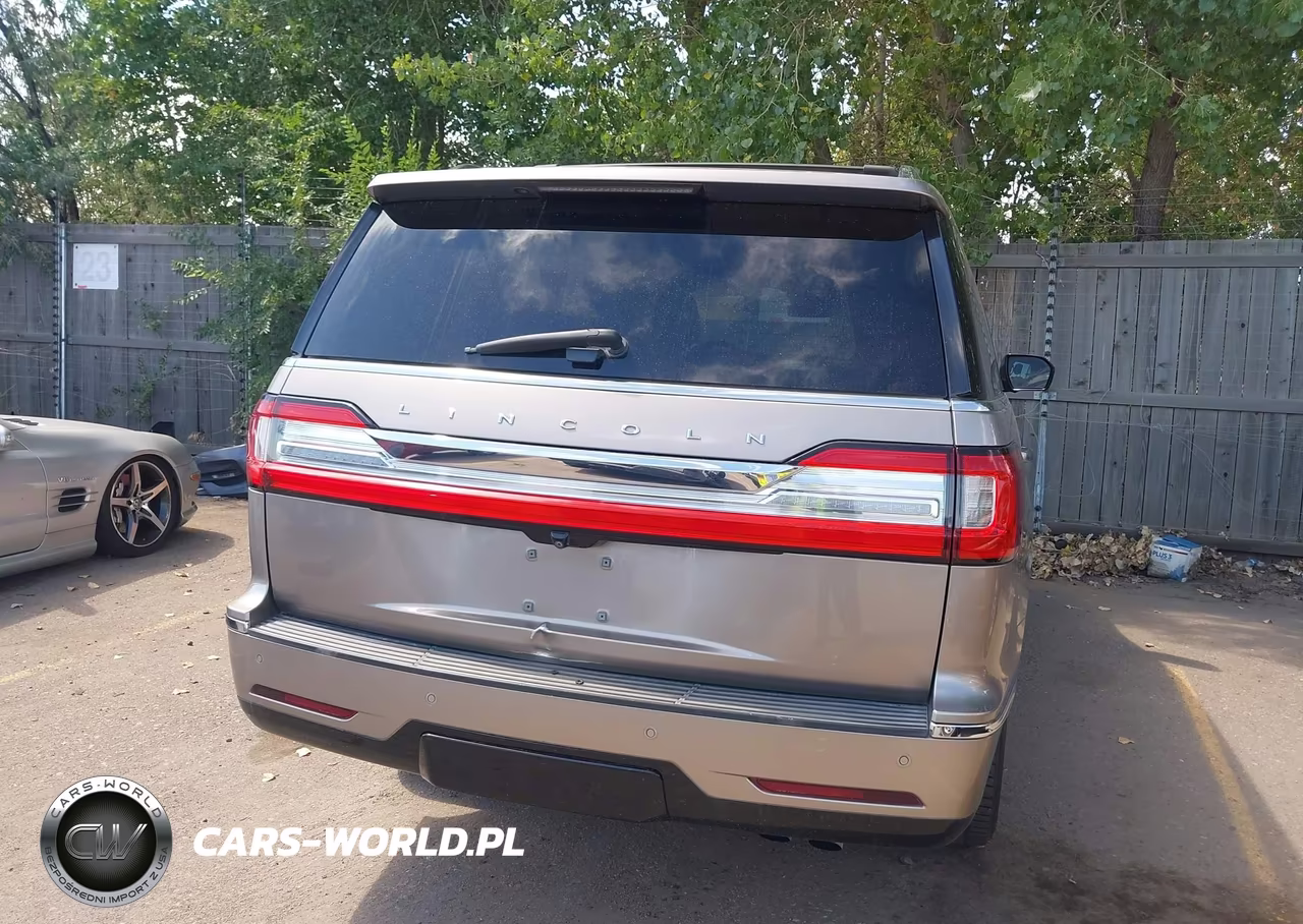 2018 Lincoln Navigator Select VIN:5LMJJ2HT1JEL10344 - 16