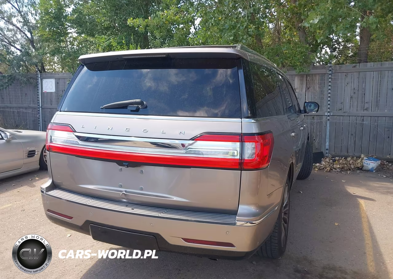 2018 Lincoln Navigator Select VIN:5LMJJ2HT1JEL10344 - 4