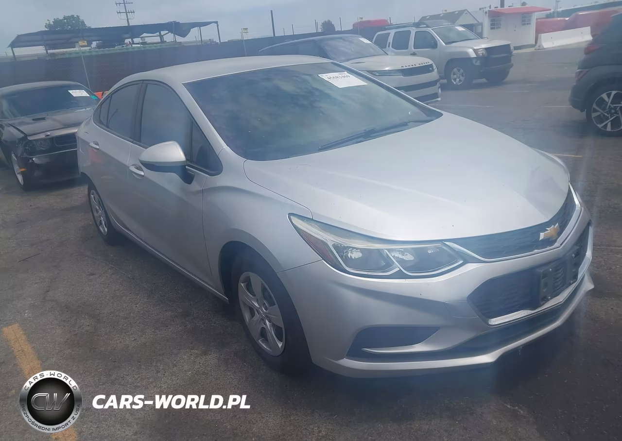 2017 Chevrolet Cruze Ls Auto – zdjęcie 1 z 11