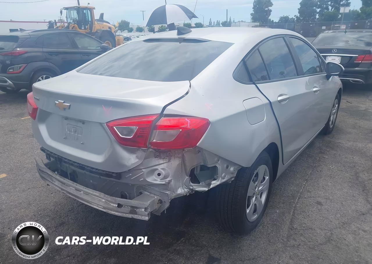 2017 Chevrolet Cruze Ls Auto VIN:1G1BC5SM6H7218923 - 4