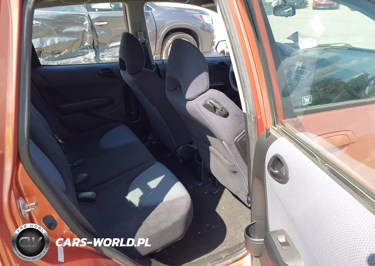 2007 Honda Fit Sport VIN:JHMGD38697S063320 - 8