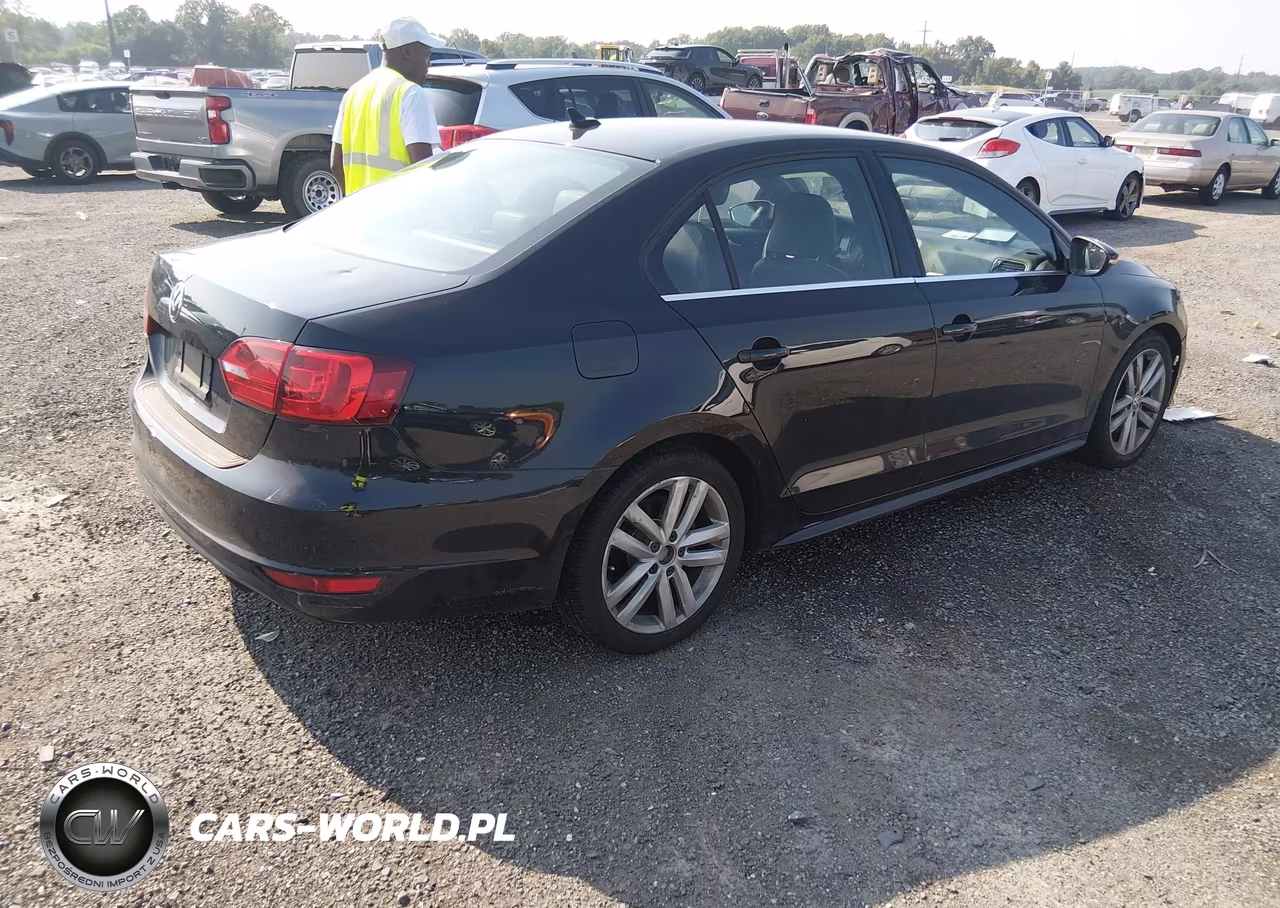 2012 Volkswagen Jetta Gli VIN:3VW4A7AJ2CM367785 - 4
