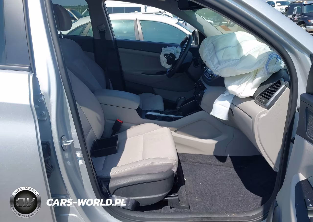 2018 Hyundai Tucson Value VIN:KM8J33A2XJU646326 - 5