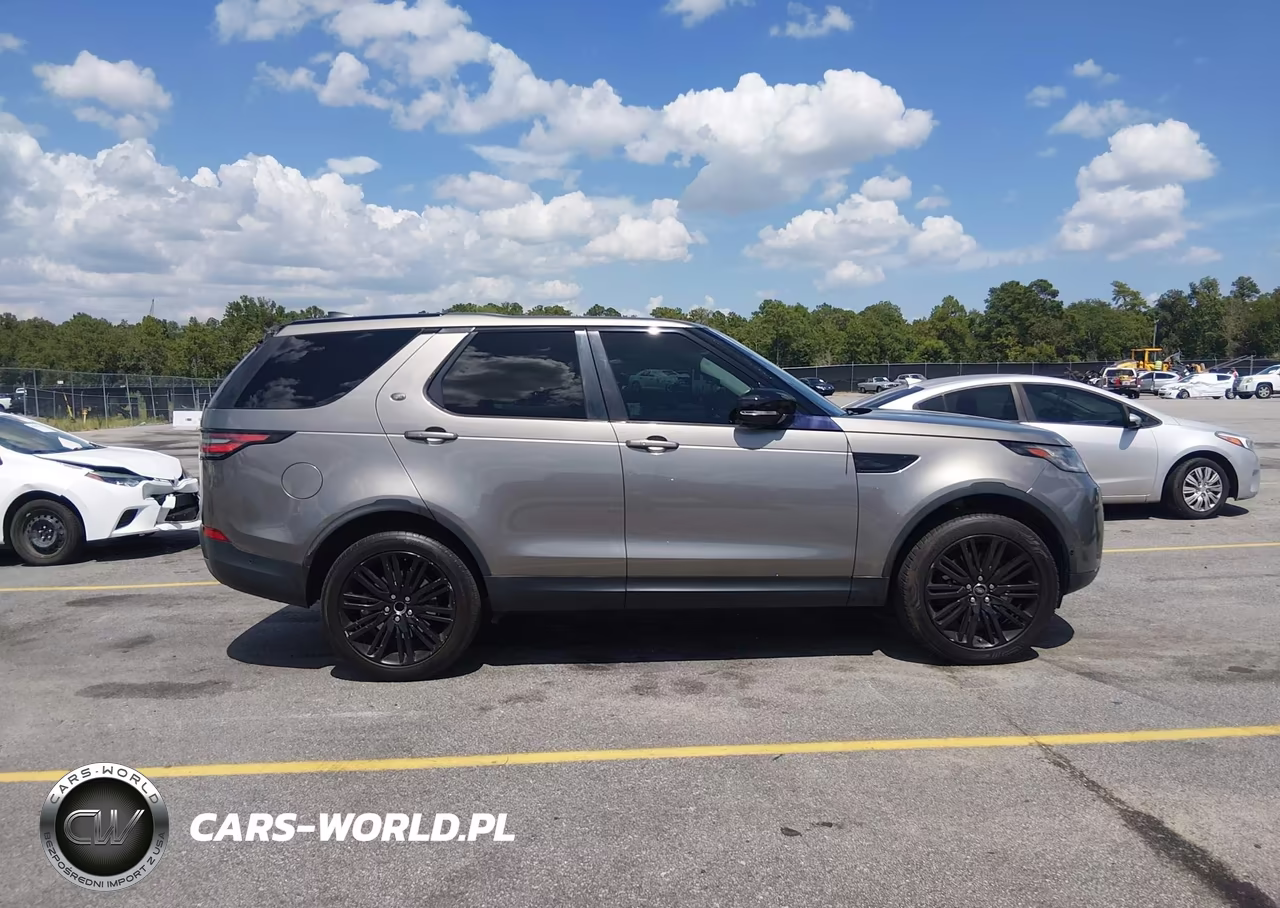 2017 Land Rover Discovery First Edition VIN:SALRTBBV7HA015211 - 13