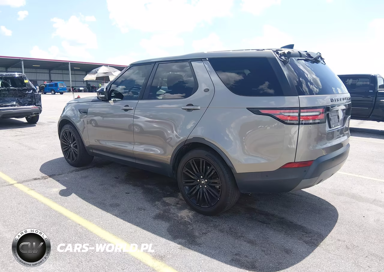 2017 Land Rover Discovery First Edition VIN:SALRTBBV7HA015211 - 3