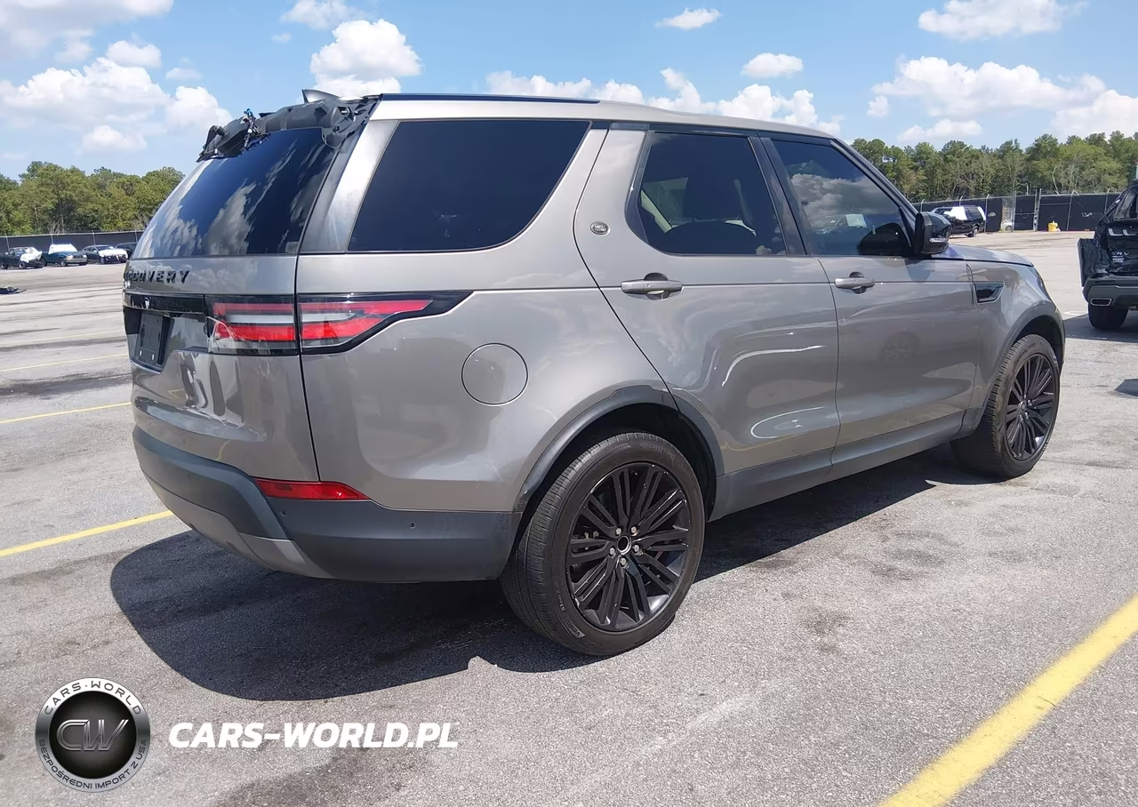 2017 Land Rover Discovery First Edition VIN:SALRTBBV7HA015211 - 4