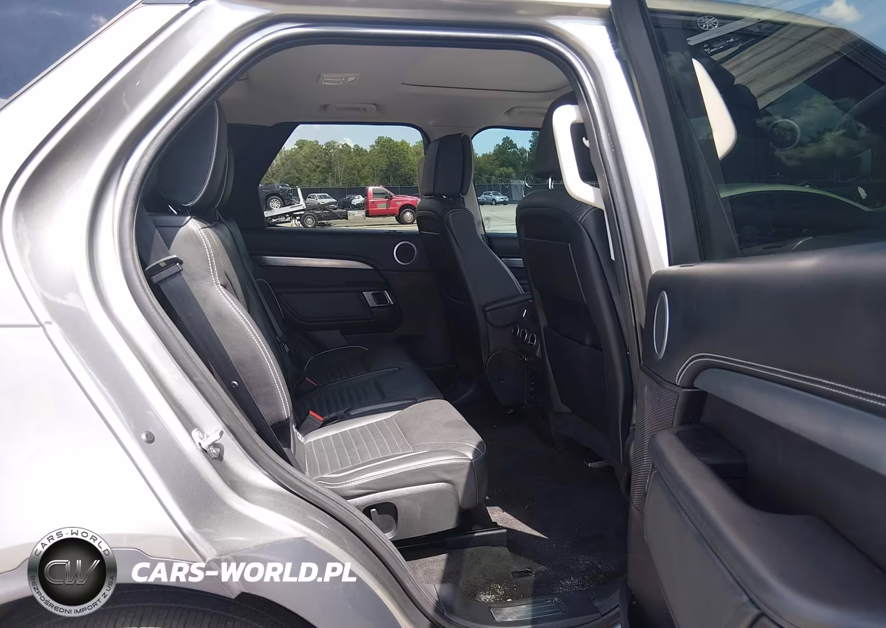 2017 Land Rover Discovery First Edition VIN:SALRTBBV7HA015211 - 8