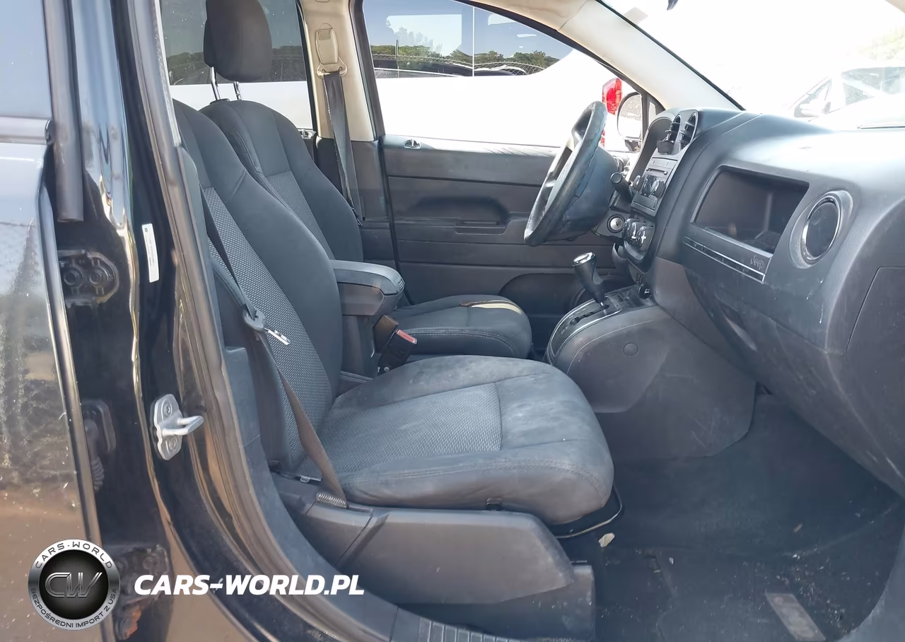 2010 Jeep Compass Sport VIN:1J4NF1FB6AD640611 - 5