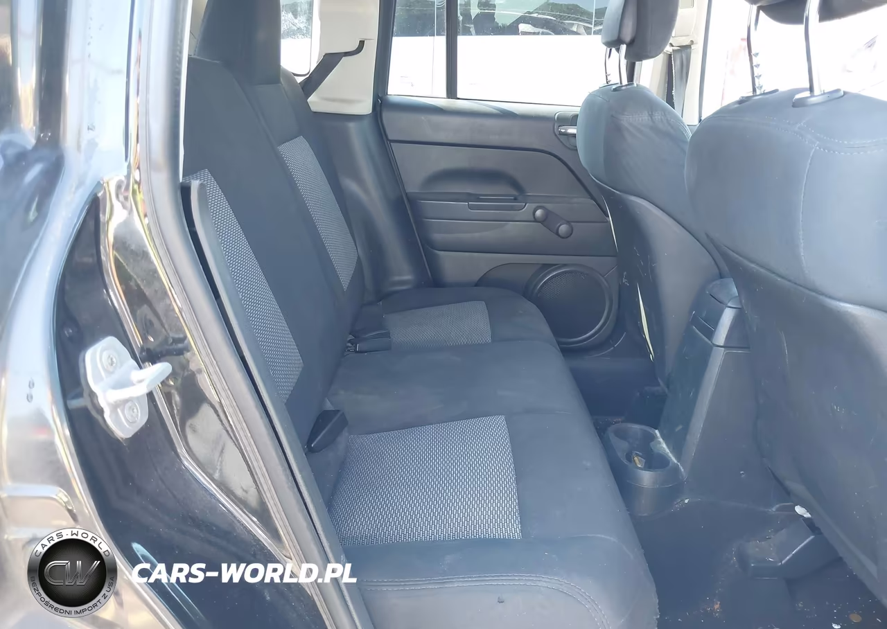 2010 Jeep Compass Sport VIN:1J4NF1FB6AD640611 - 8