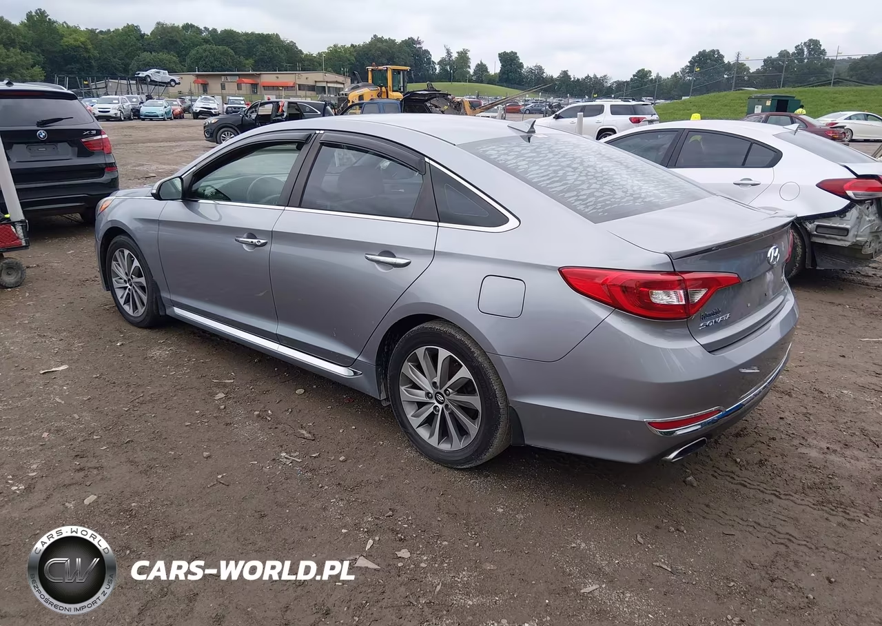 2015 Hyundai Sonata Sport VIN:5NPE34AFXFH142939 - 3