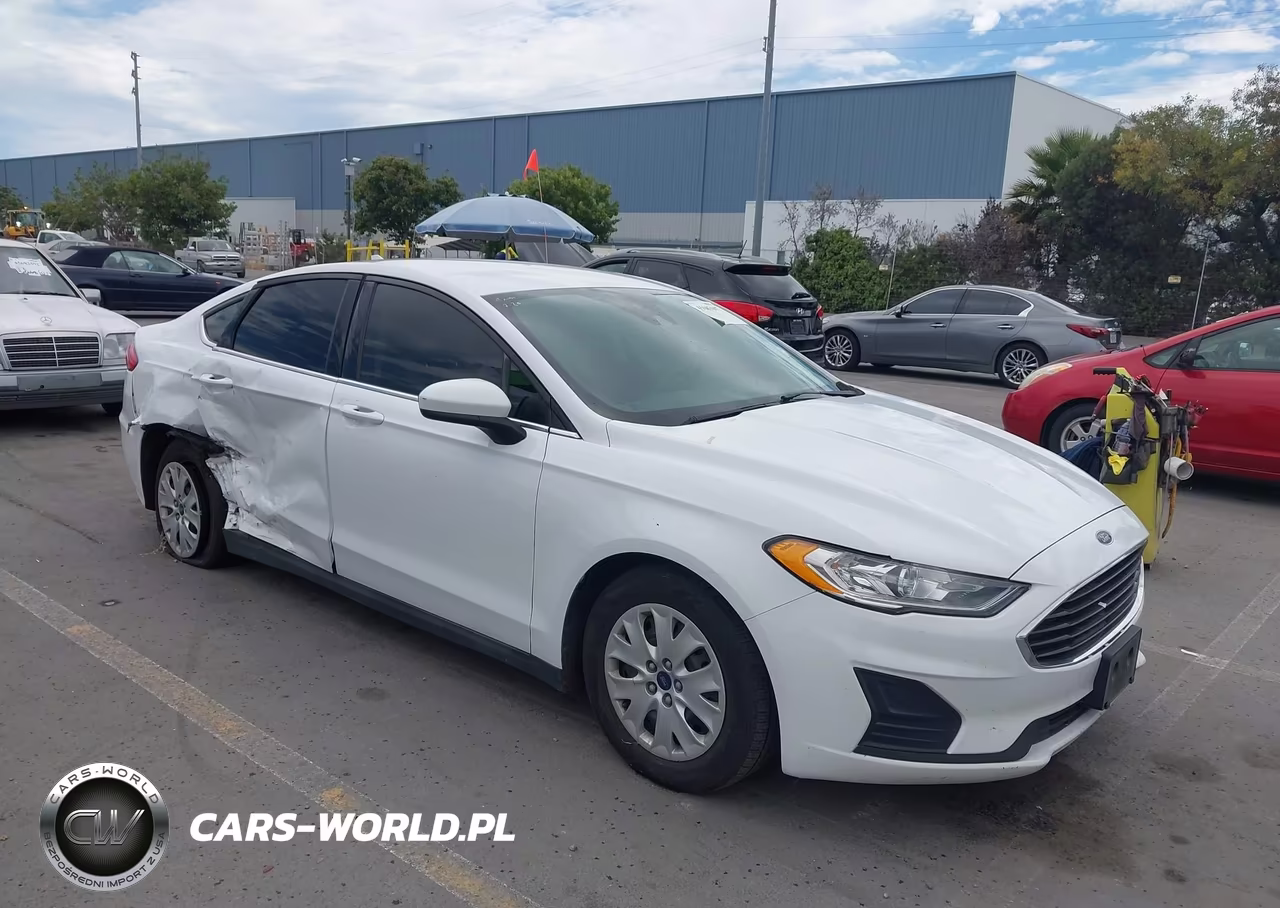 2020 Ford Fusion S – zdjęcie 1 z 16