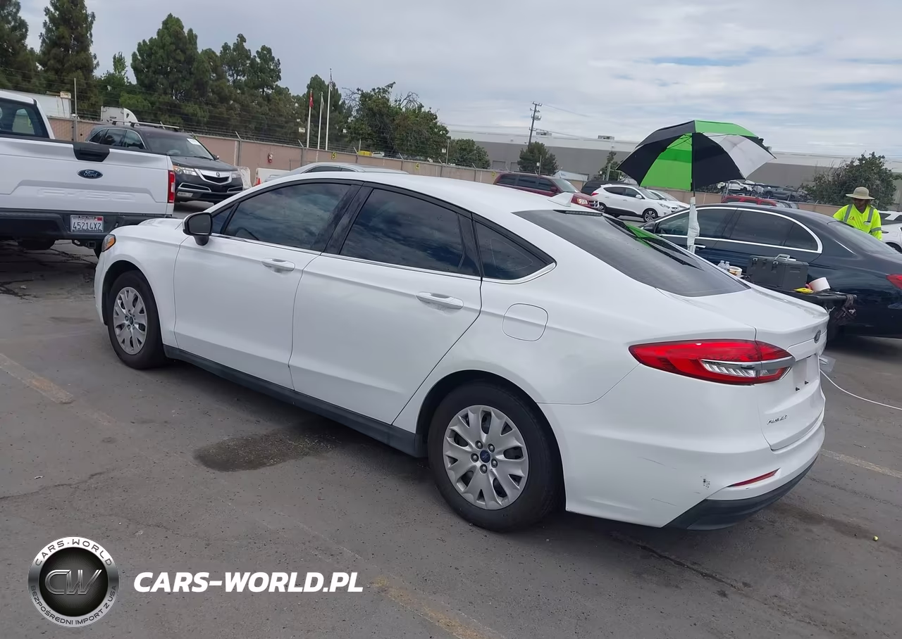 2020 Ford Fusion S VIN:3FA6P0G76LR112806 - 3
