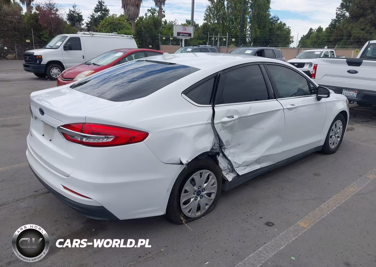2020 Ford Fusion S VIN:3FA6P0G76LR112806 - 4