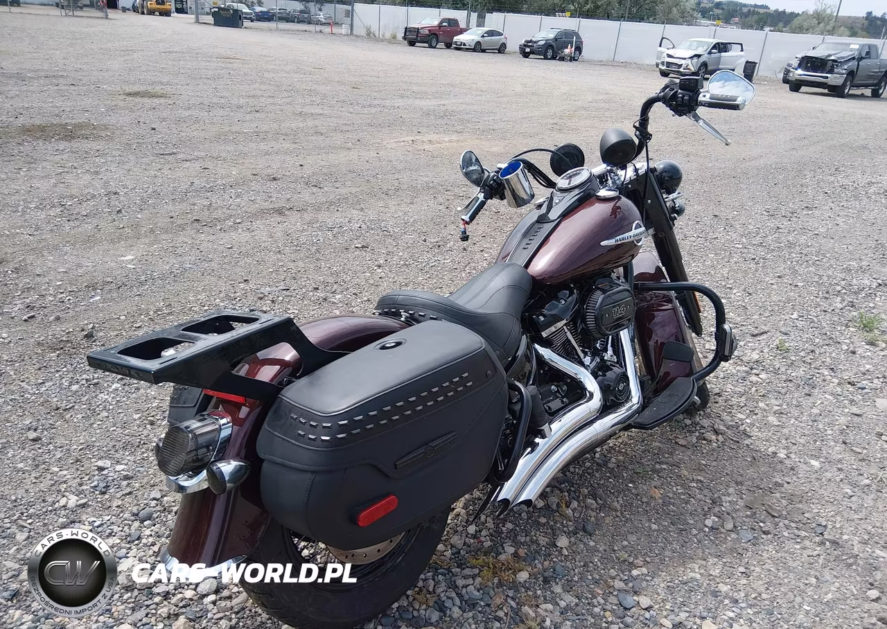 2018 Harley-Davidson Flhcs Heritage Classic 114 VIN:1HD1YBK17JC030531 - 4