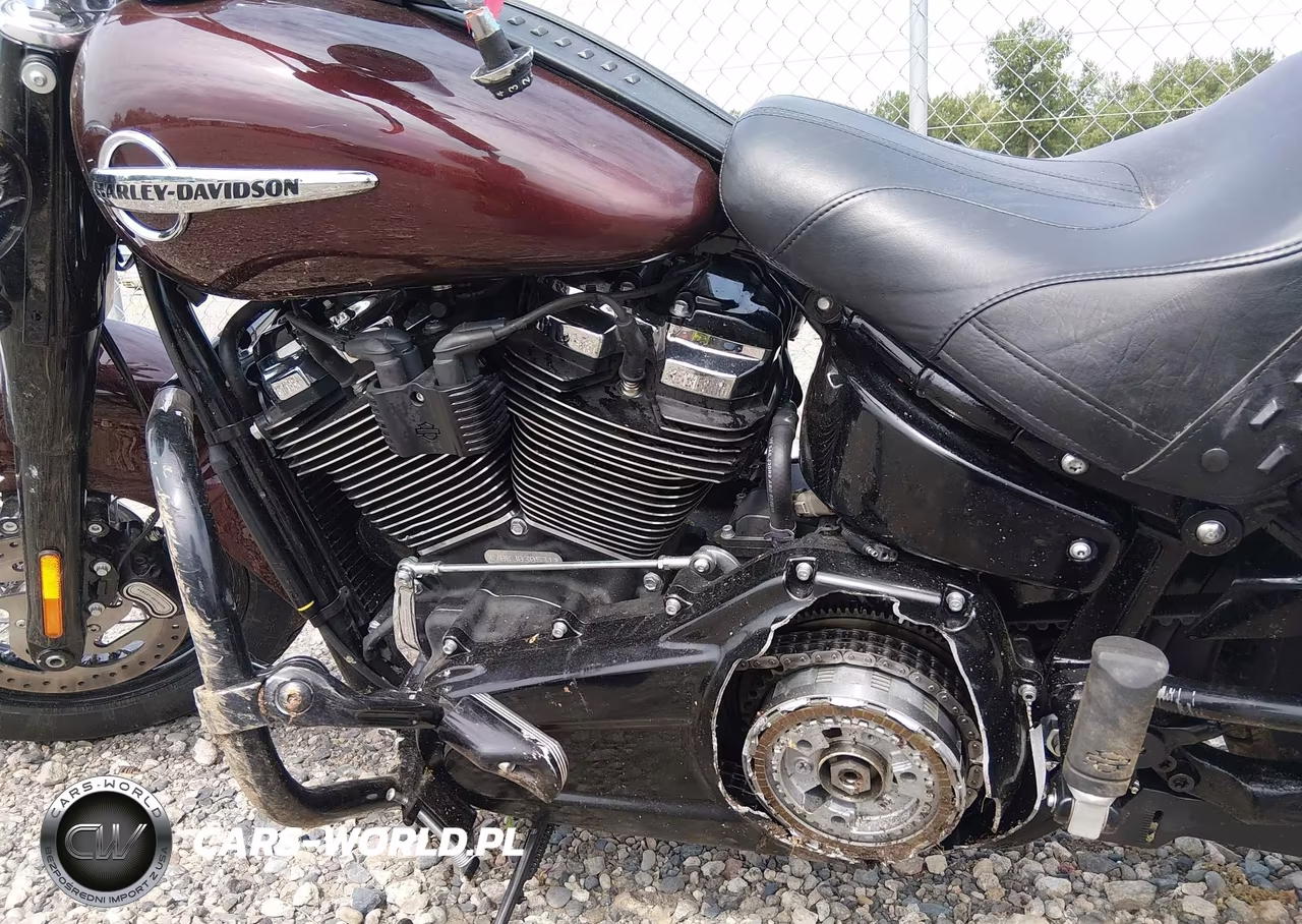 2018 Harley-Davidson Flhcs Heritage Classic 114 VIN:1HD1YBK17JC030531 - 9