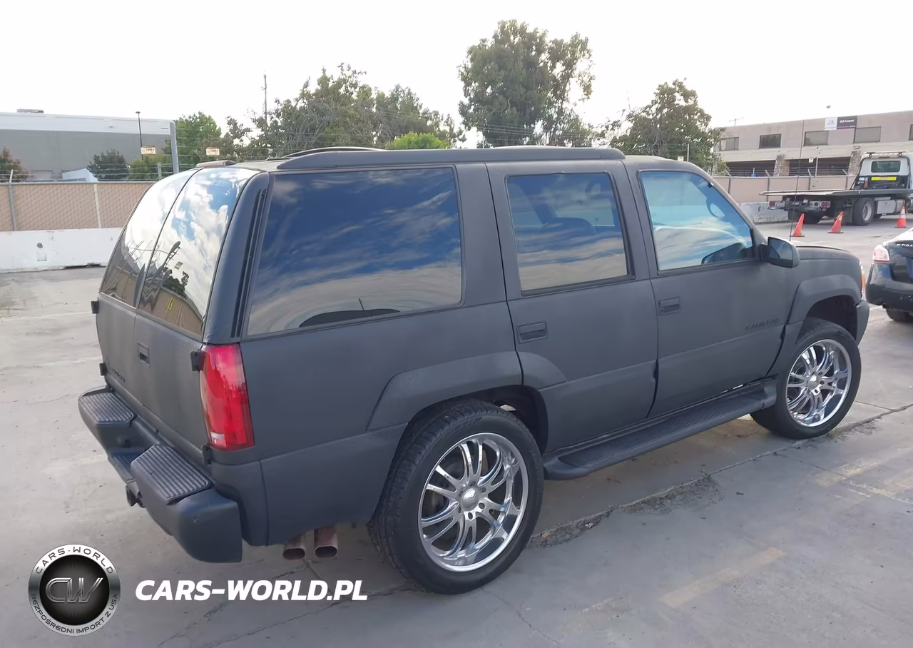 2000 Cadillac Escalade Standard VIN:1GYEK13R9YR141991 - 4