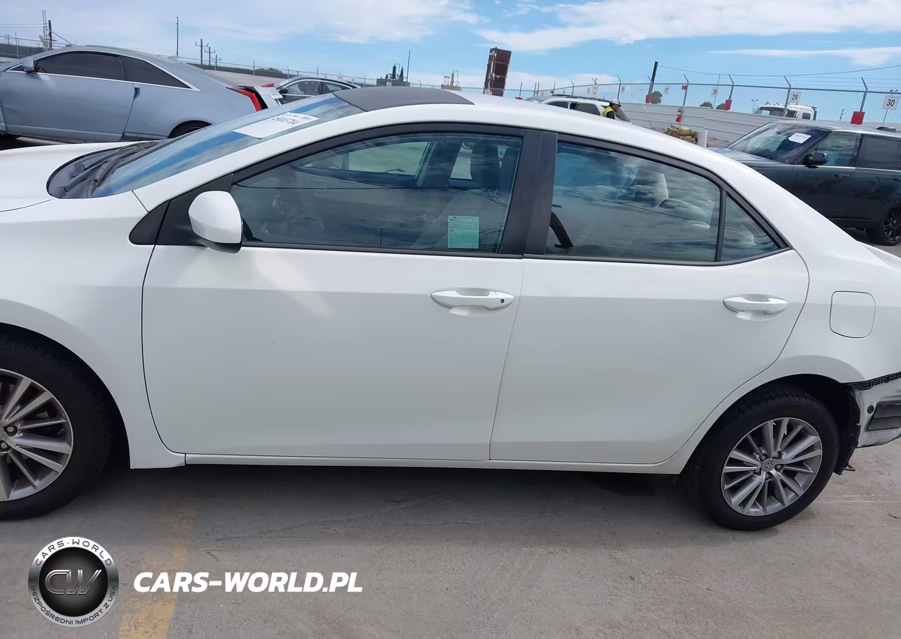 2015 Toyota Corolla Le Plus VIN:5YFBURHE3FP196211 - 15