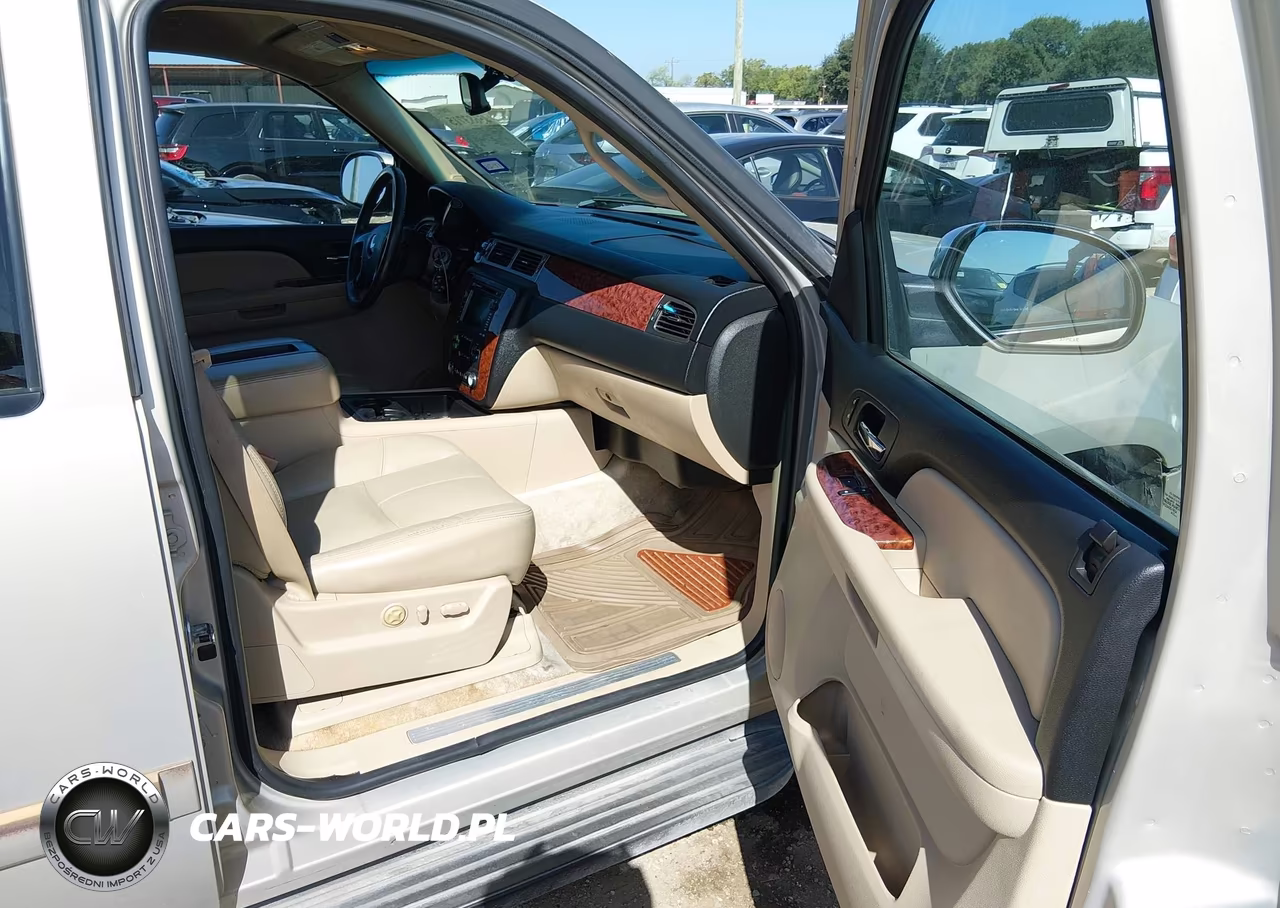 2007 Chevrolet Suburban Ltz VIN:1GNFC16J37R243435 - 5