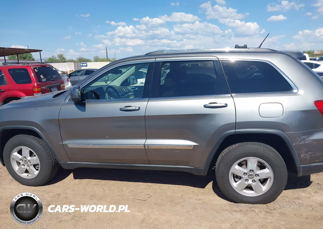 2013 Jeep Grand Cherokee Laredo VIN:1C4RJFAG7DC577888 - 14