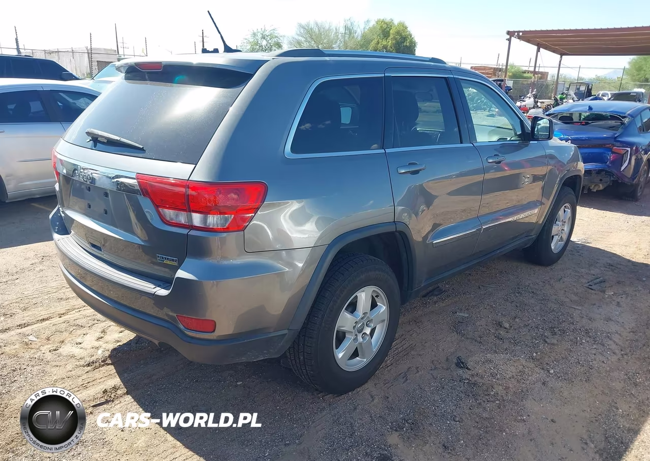 2013 Jeep Grand Cherokee Laredo VIN:1C4RJFAG7DC577888 - 4