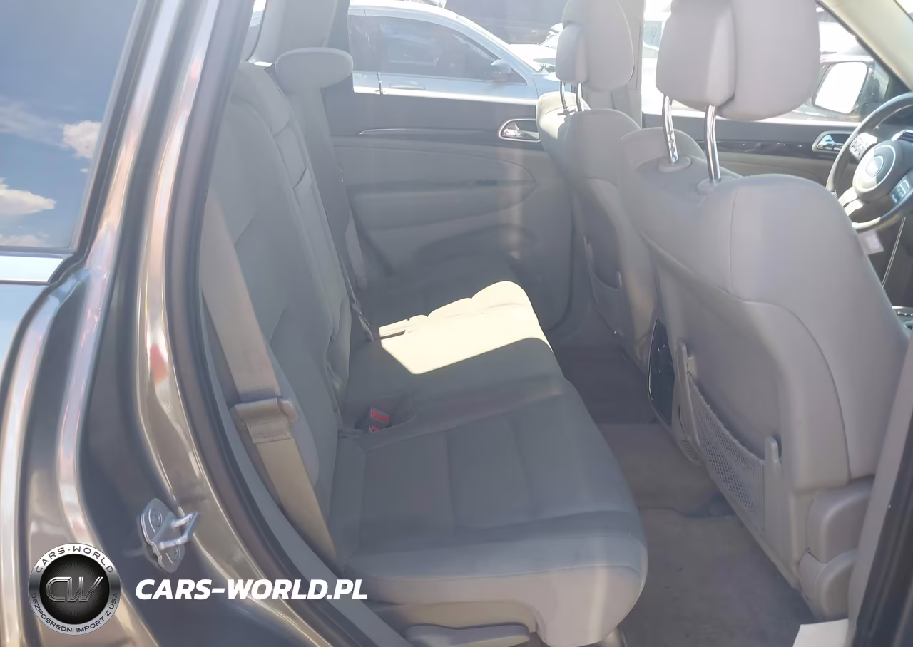 2013 Jeep Grand Cherokee Laredo VIN:1C4RJFAG7DC577888 - 8
