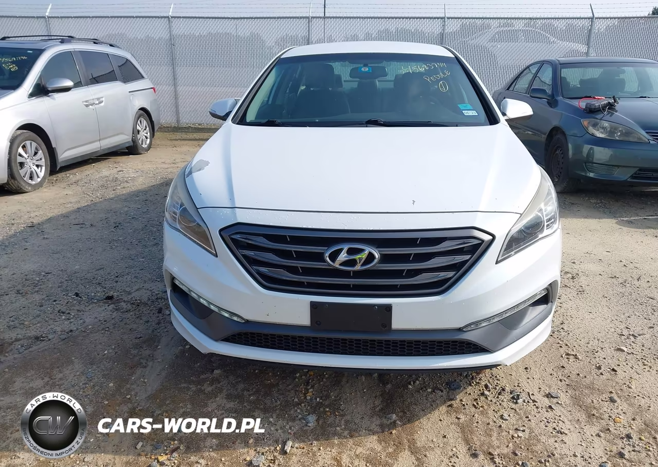 2015 Hyundai Sonata Sport VIN:5NPE34AF9FH224953 - 13