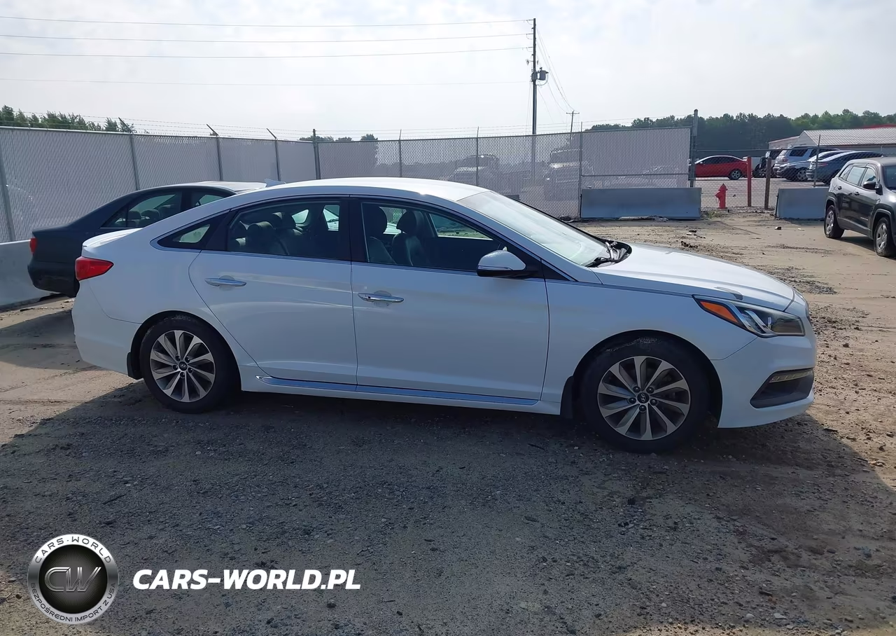 2015 Hyundai Sonata Sport VIN:5NPE34AF9FH224953 - 14