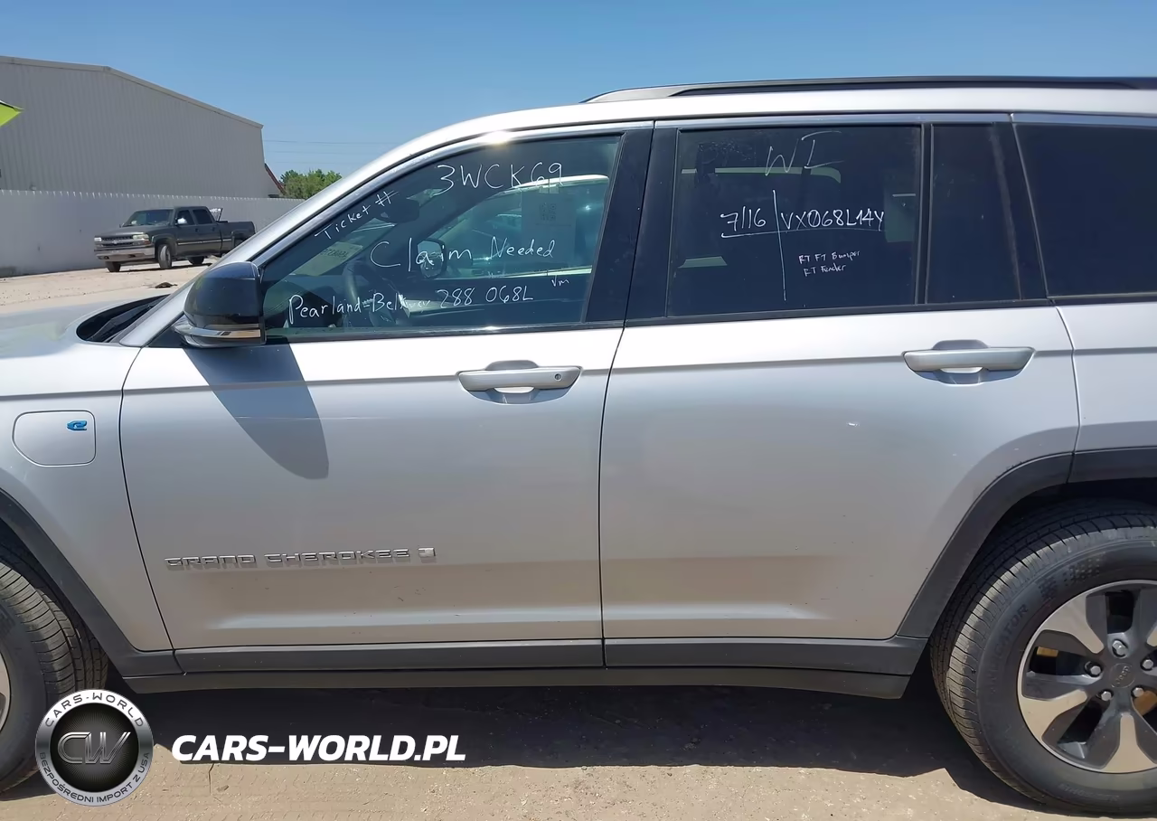2024 Jeep Grand Cherokee 4Xe VIN:1C4RJYB68R8531983 - 15