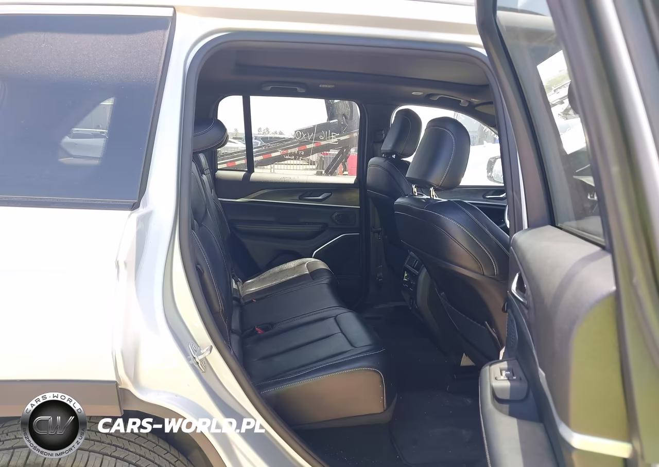 2024 Jeep Grand Cherokee 4Xe VIN:1C4RJYB68R8531983 - 8