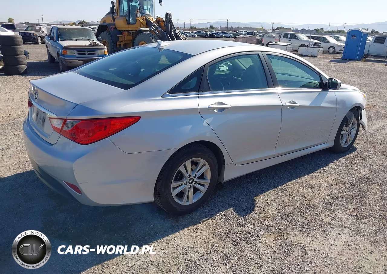 2014 Hyundai Sonata Gls VIN:5NPEB4AC1EH935022 - 4