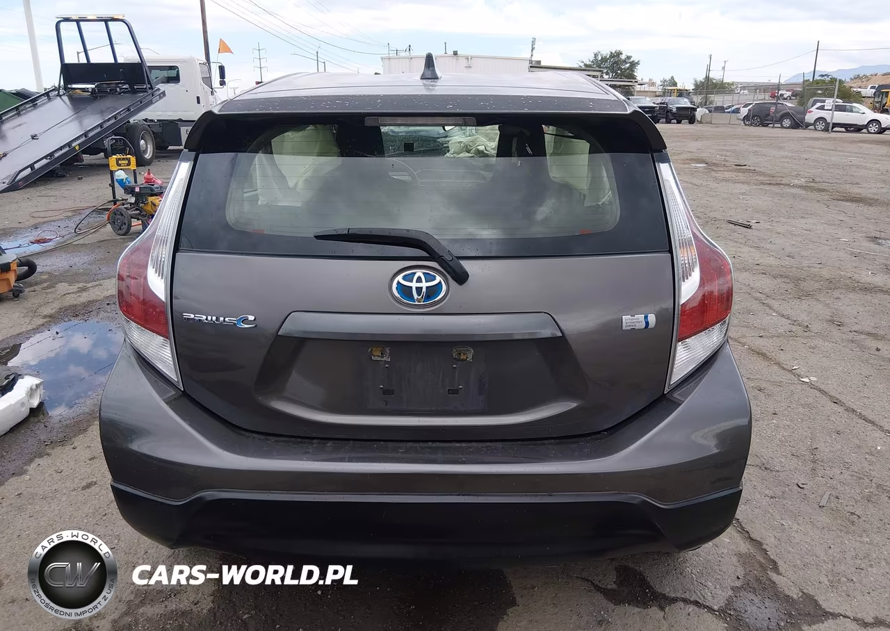 2017 Toyota Prius C One VIN:JTDKDTB30H1592575 - 16