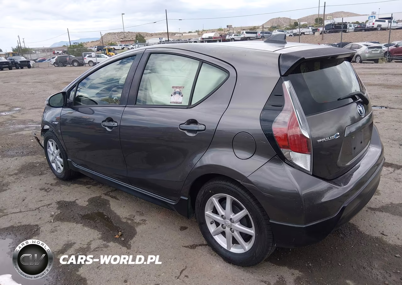 2017 Toyota Prius C One VIN:JTDKDTB30H1592575 - 3