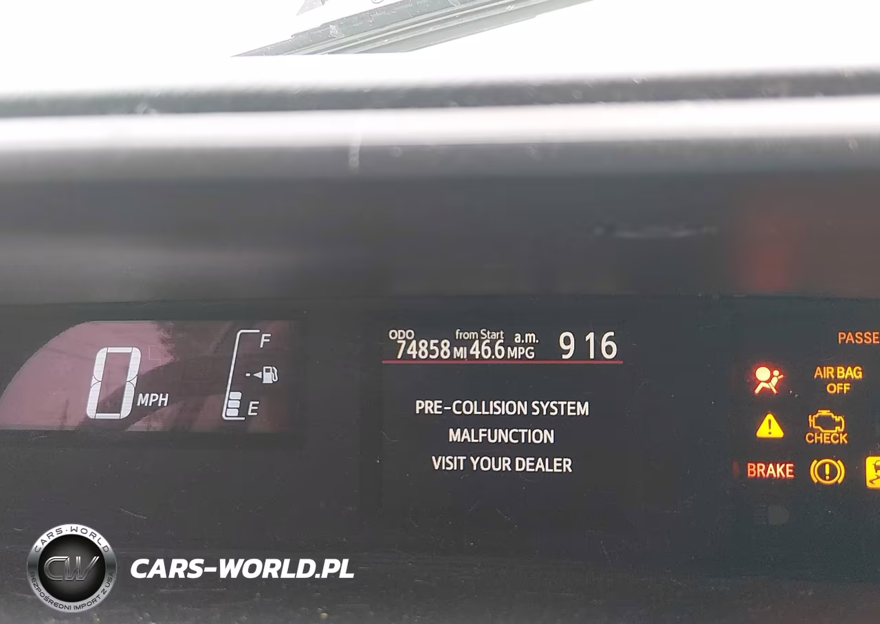 2017 Toyota Prius C One VIN:JTDKDTB30H1592575 - 7