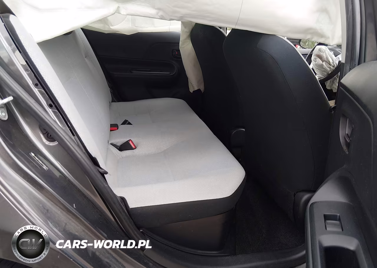 2017 Toyota Prius C One VIN:JTDKDTB30H1592575 - 8
