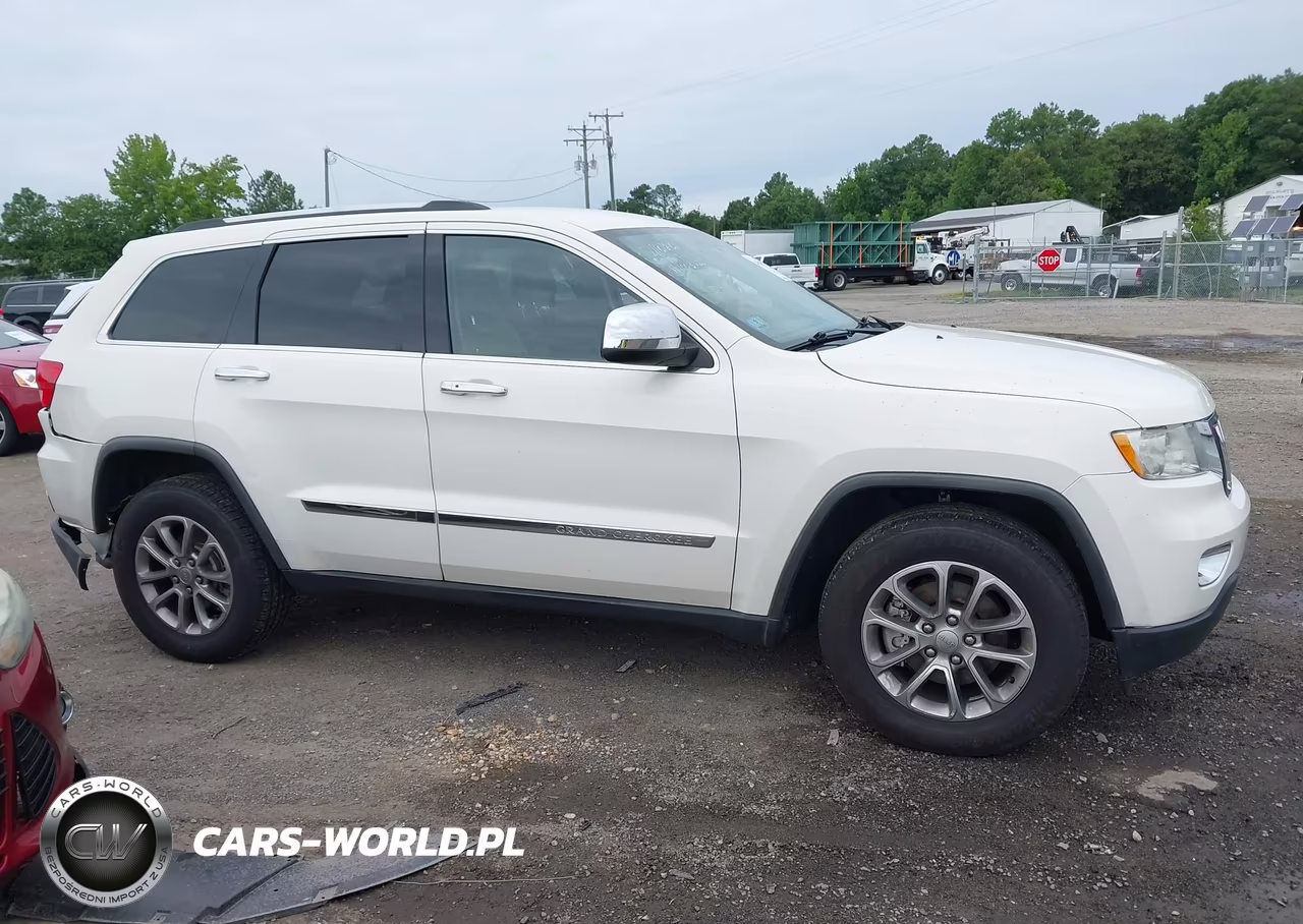 2011 Jeep Grand Cherokee Laredo VIN:1J4RR4GG1BC515009 - 13