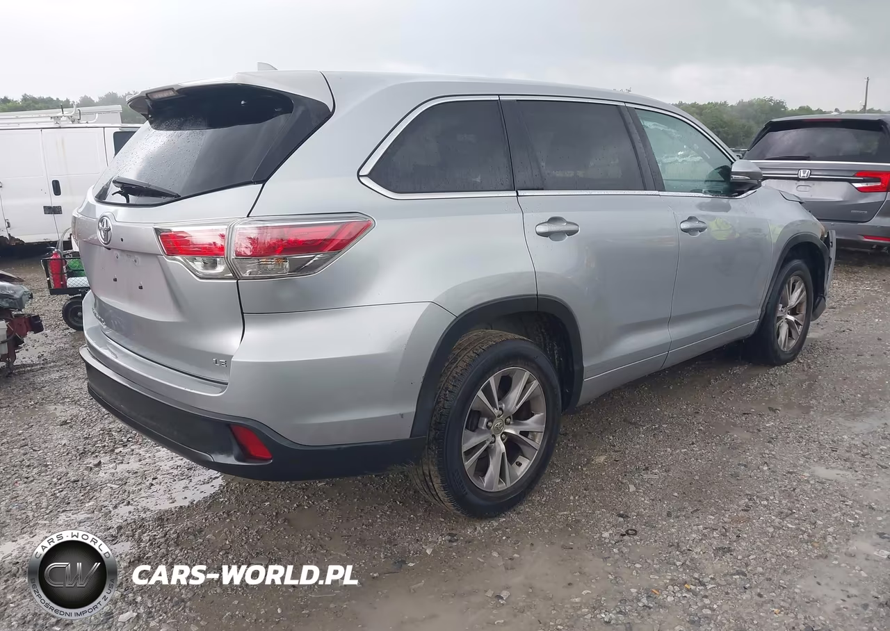 2015 Toyota Highlander Le Plus V6 VIN:5TDZKRFH0FS091490 - 4