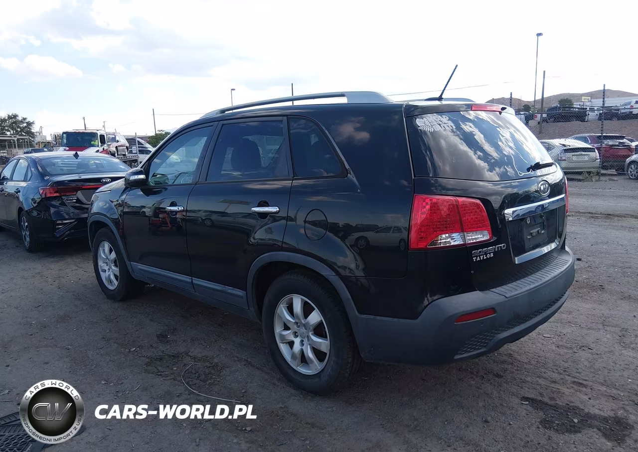 2012 Kia Sorento Lx VIN:5XYKT3A65CG239028 - 3